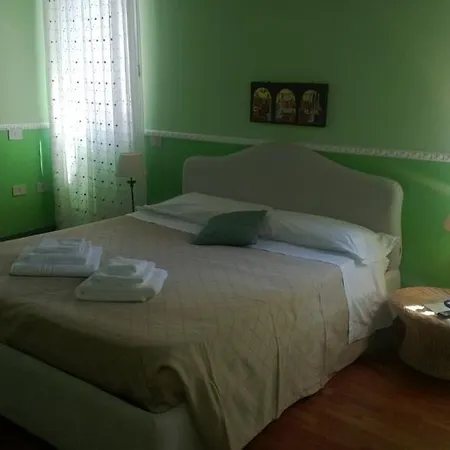 Alle Giostre Antico Alloggio 게스트하우스 *